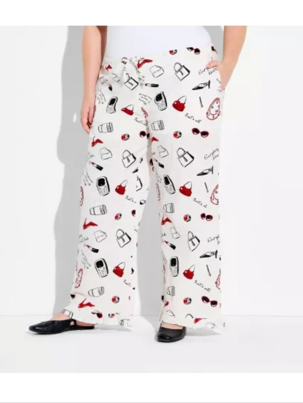 Women's The Devil Wears Prada AOP Graphic Pull-On Pants - White